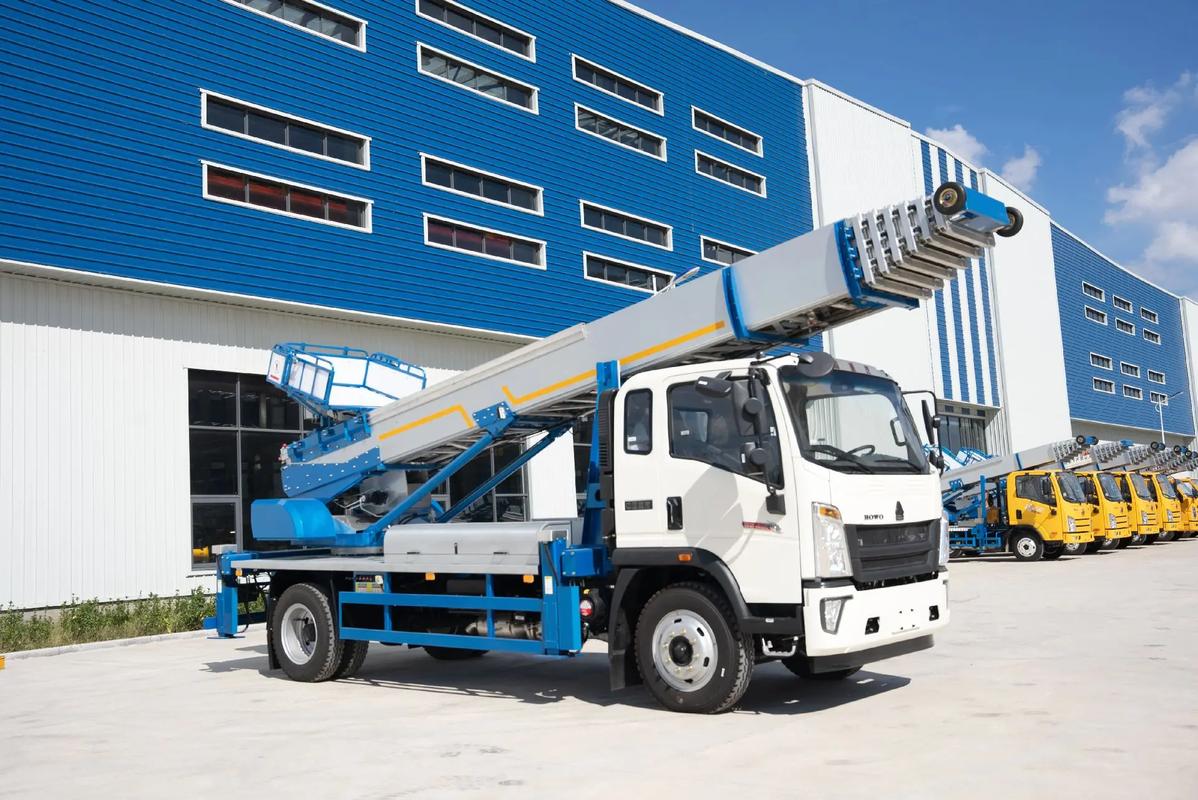 十月田镇出租云梯车高空作业车 建筑垃圾搬运